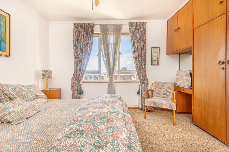 2 Bedroom Property for Sale in Sea Point Western Cape